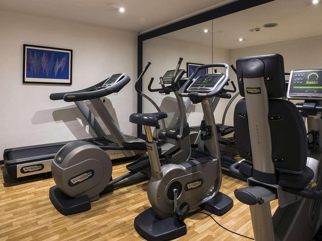 Flyon Hotel & Conference Center Bolonia Facilidades foto Elliptical bikes in a gym
