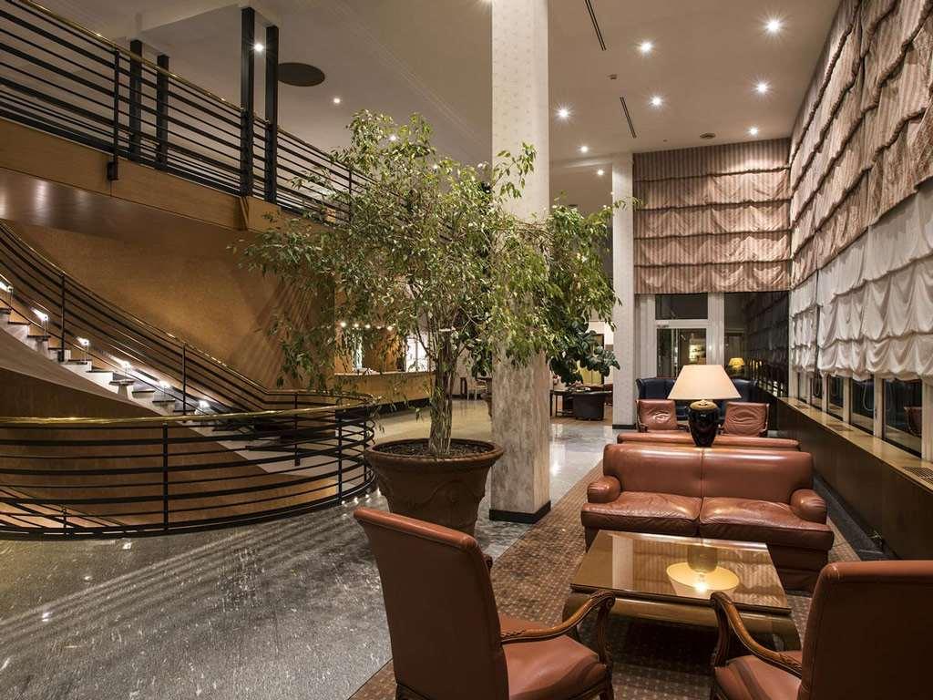 Flyon Hotel & Conference Center Bolonia Interior foto Interior of the hotel