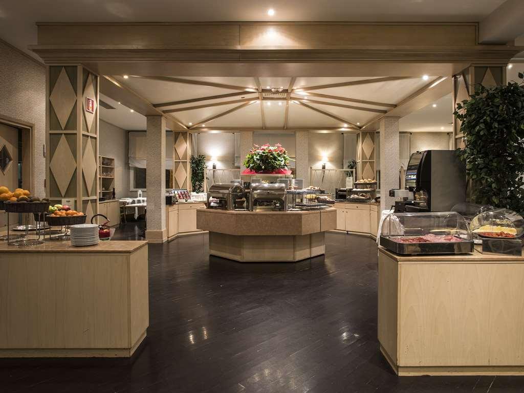 Flyon Hotel & Conference Center Bolonia Restaurante foto Breakfast buffet