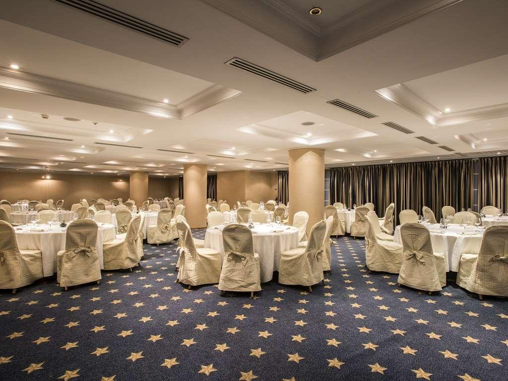 Flyon Hotel & Conference Center Bolonia Facilidades foto The hotel's ballroom