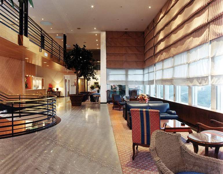 Flyon Hotel & Conference Center Bolonia Exterior foto Interior of the hotel