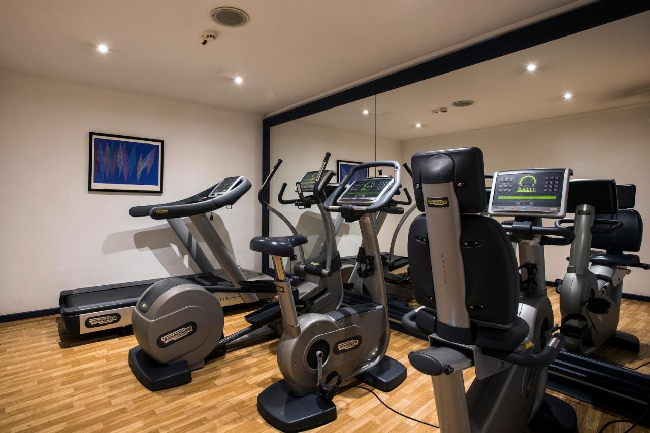 Flyon Hotel & Conference Center Bolonia Exterior foto Fitness room